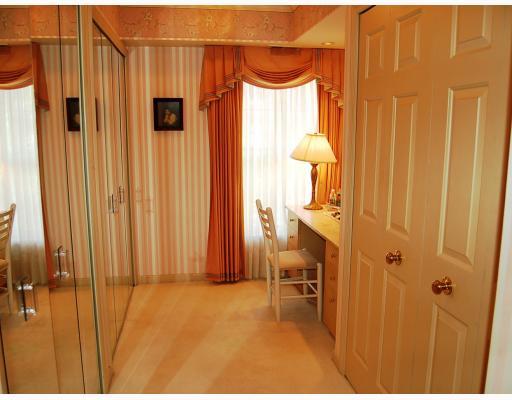 300 Fox Chapel Road, Unit 518 Pittsburgh, PA 15238 - Photo 16 of 18 Master Bath/Spa.