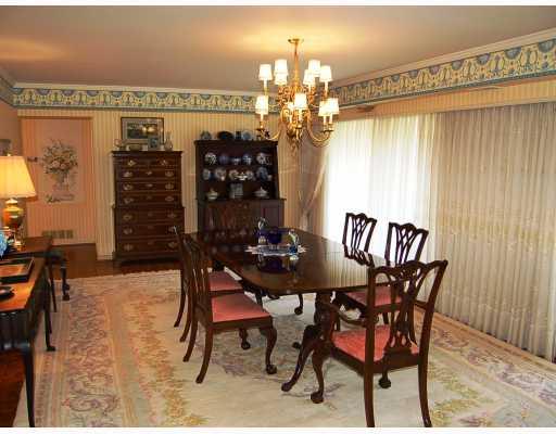 300 Fox Chapel Road, Unit 518 Pittsburgh, PA 15238 - Photo 7 of 18 Dining Room.