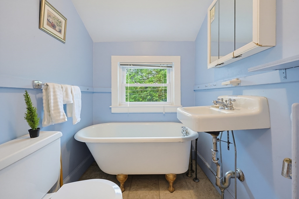 602 Elm Street Walpole, MA 02081 - Photo 21 of 38