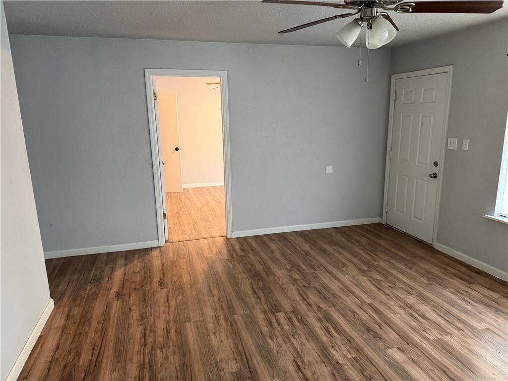 121 Lauryn Street Three Rivers, TX 78071 - Photo 4 of 11