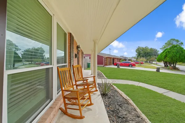 a view of yard with seating area