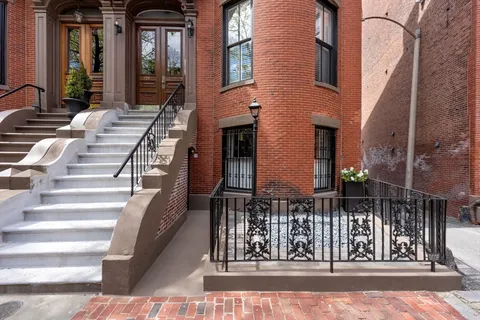 $1,825,000 | 194 West Brookline Street, Unit 1, Boston, MA 02118