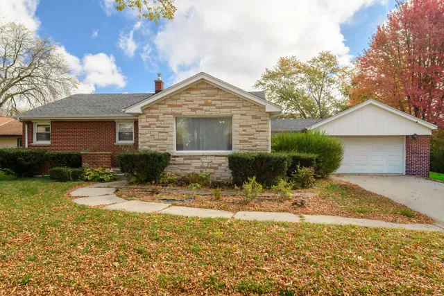 $263,900 | 4960 North 89th Street, Milwaukee, WI 53225