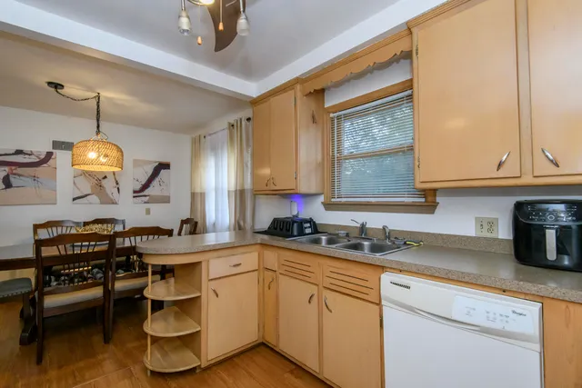 $263,900 | 4960 North 89th Street, Milwaukee, WI 53225