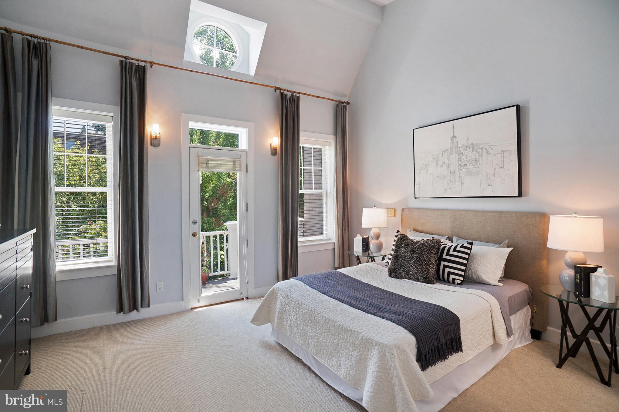 2302 17th Street Northwest Washington, DC 20009 - Photo 6 of 28 Large Master Bedroom Suite