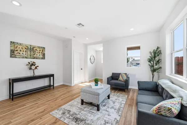 $849,000 | 1131 West 2nd Street, Oxnard, CA 93030