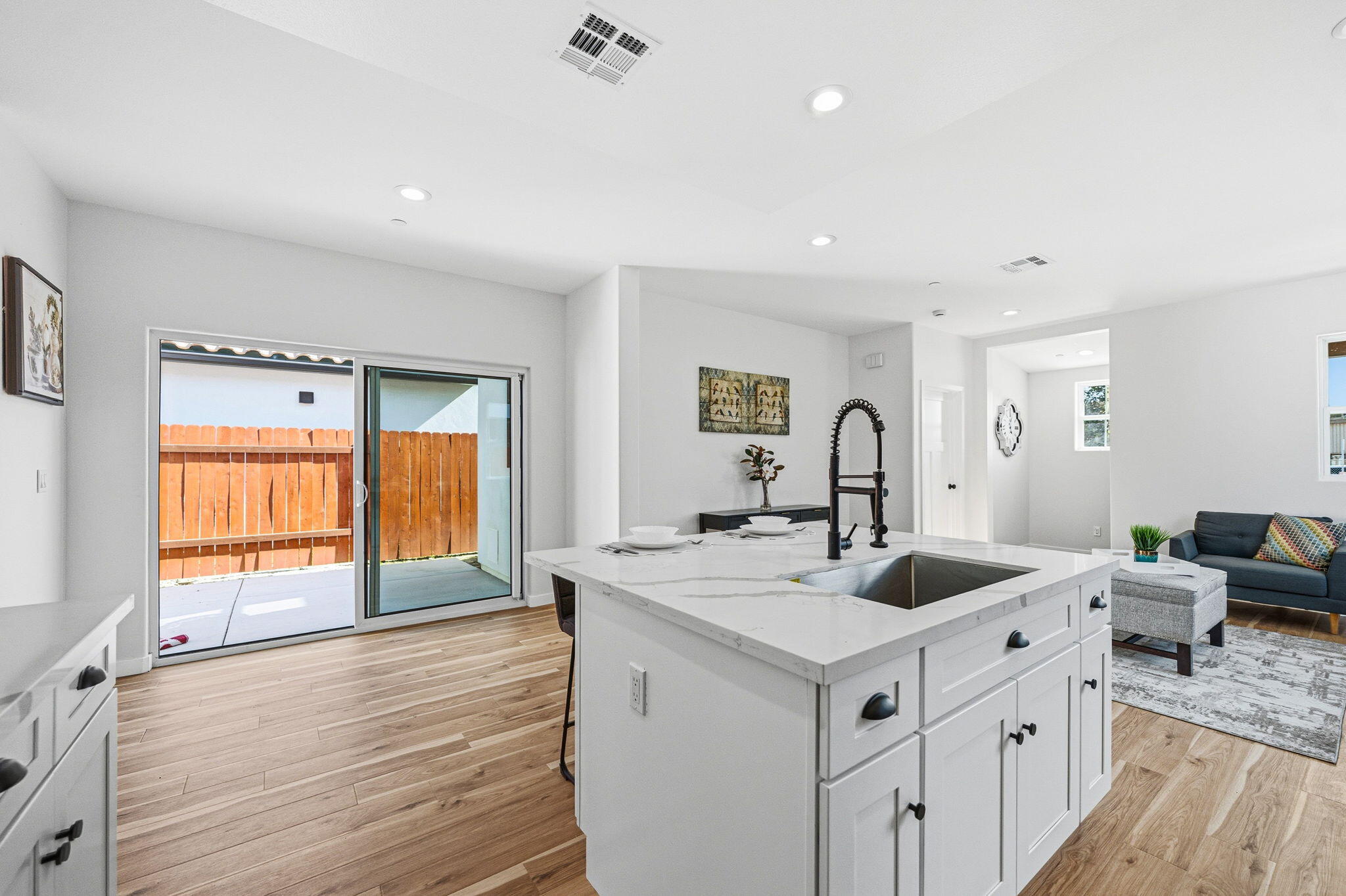 1131 West 2nd Street Oxnard, CA 93030 - Photo 9 of 37 25-web-or-mls-1131-w-2nd-st