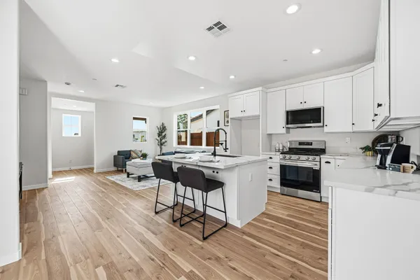 $849,000 | 1131 West 2nd Street, Oxnard, CA 93030