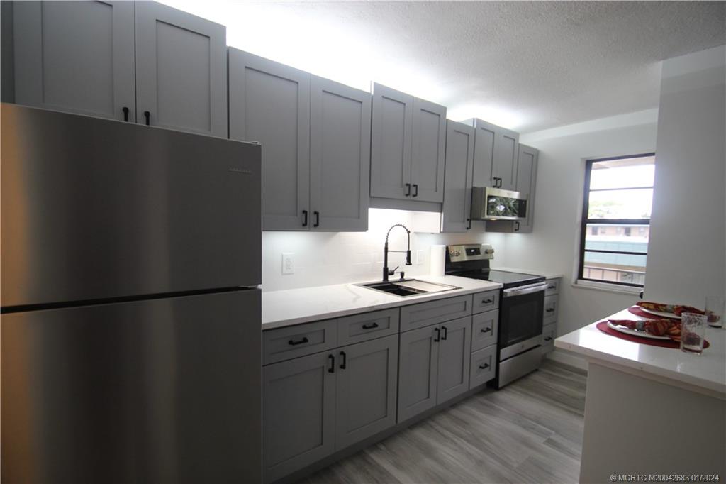 1081 Southeast Monterey Road, Unit C24 Stuart, FL 34994 - Photo 9 of 25 Gallery Image 9