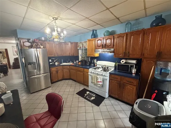 $1,995 | 414 Monastery Place, Unit 1, Union City, NJ 07087