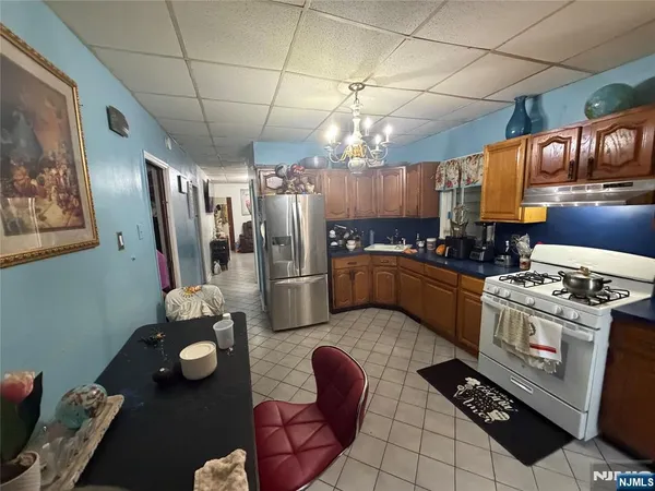 $1,995 | 414 Monastery Place, Unit 1, Union City, NJ 07087