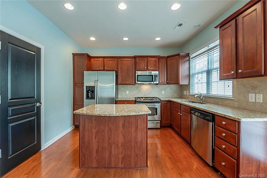 813 Granby Drive Fort Mill, SC 29708 - Photo 4 of 16 Gallery Image 4