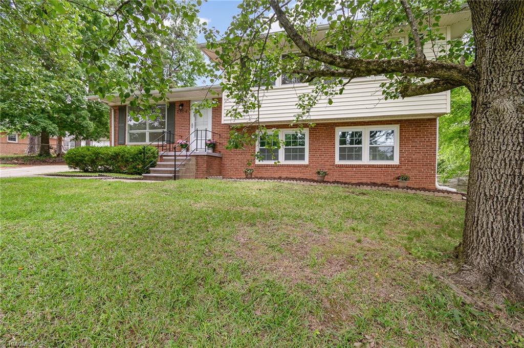 2102 Castlerock Road Greensboro, NC 27406 - Photo 2 of 32 Gallery Image 2