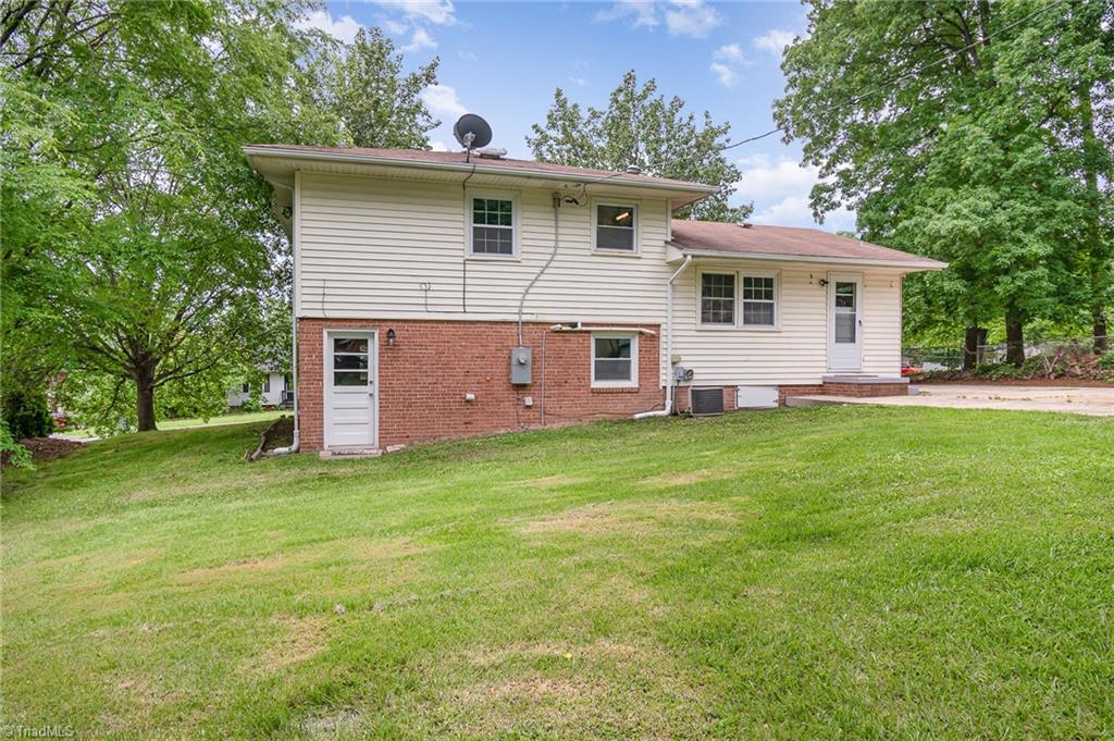 2102 Castlerock Road Greensboro, NC 27406 - Photo 27 of 32 Gallery Image 27