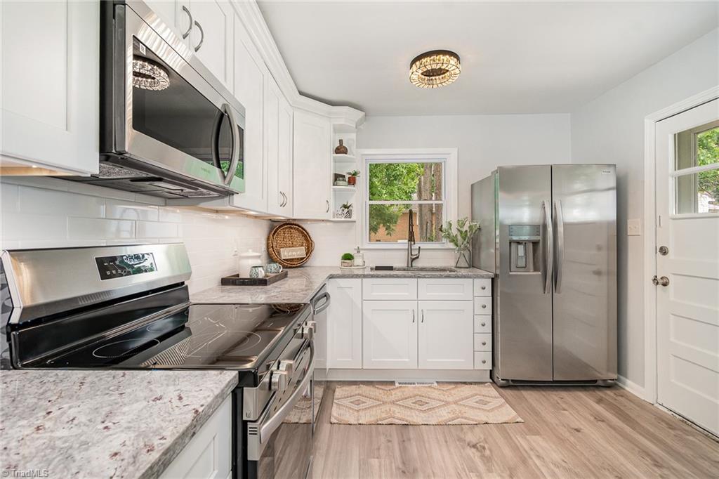 2102 Castlerock Road Greensboro, NC 27406 - Photo 10 of 32 Gallery Image 10