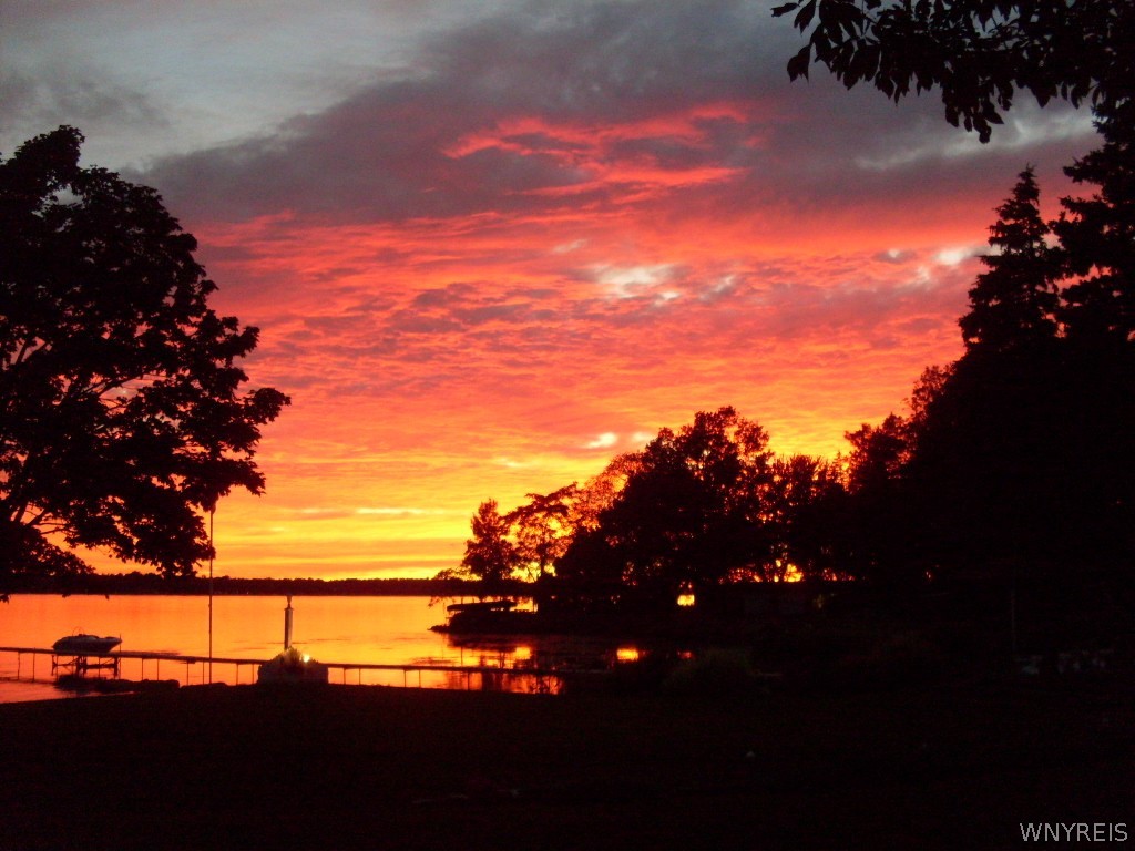 2484 River Road Wheatfield, NY 14304 - Photo 3 of 45 Sensational Sunsets