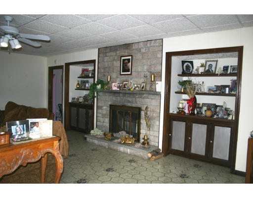 16 Reservoir Road Gloucester, MA 01930 - Photo 11 of 15 Gallery Image 11