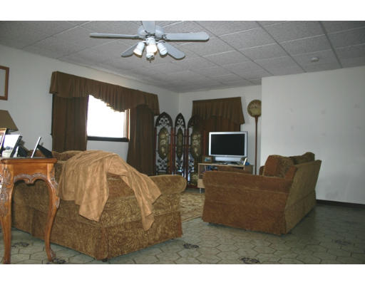 16 Reservoir Road Gloucester, MA 01930 - Photo 14 of 15 Gallery Image 14