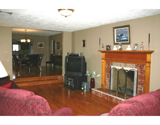 16 Reservoir Road Gloucester, MA 01930 - Photo 3 of 15 Gallery Image 3