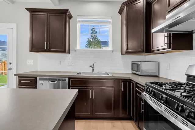 $375,000 | 422 Philbrick Drive, Goose Creek, SC 29445