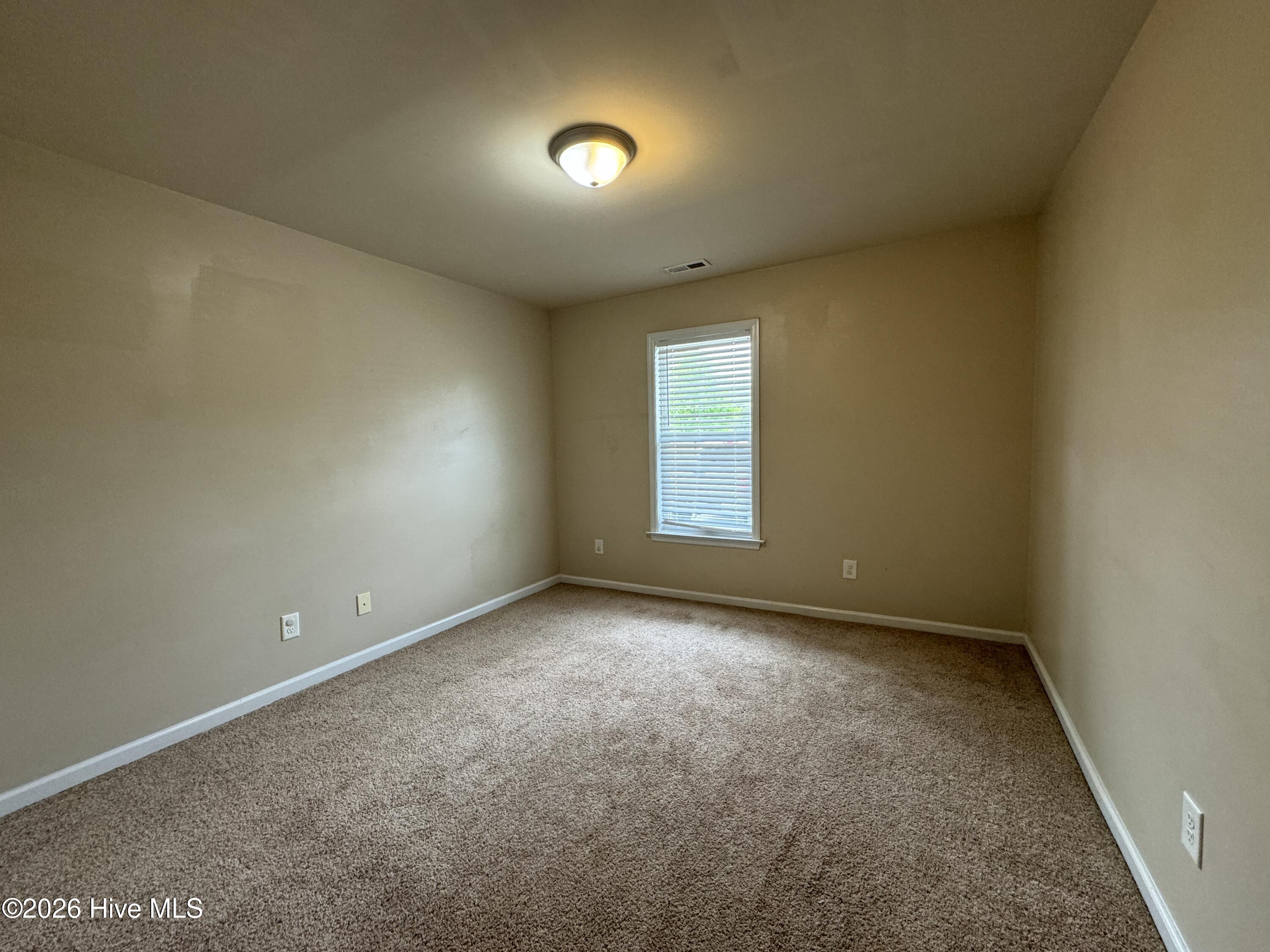 286 Caldwell Loop Jacksonville, NC 28546 - Photo 14 of 21 20240515_143442623_iOS
