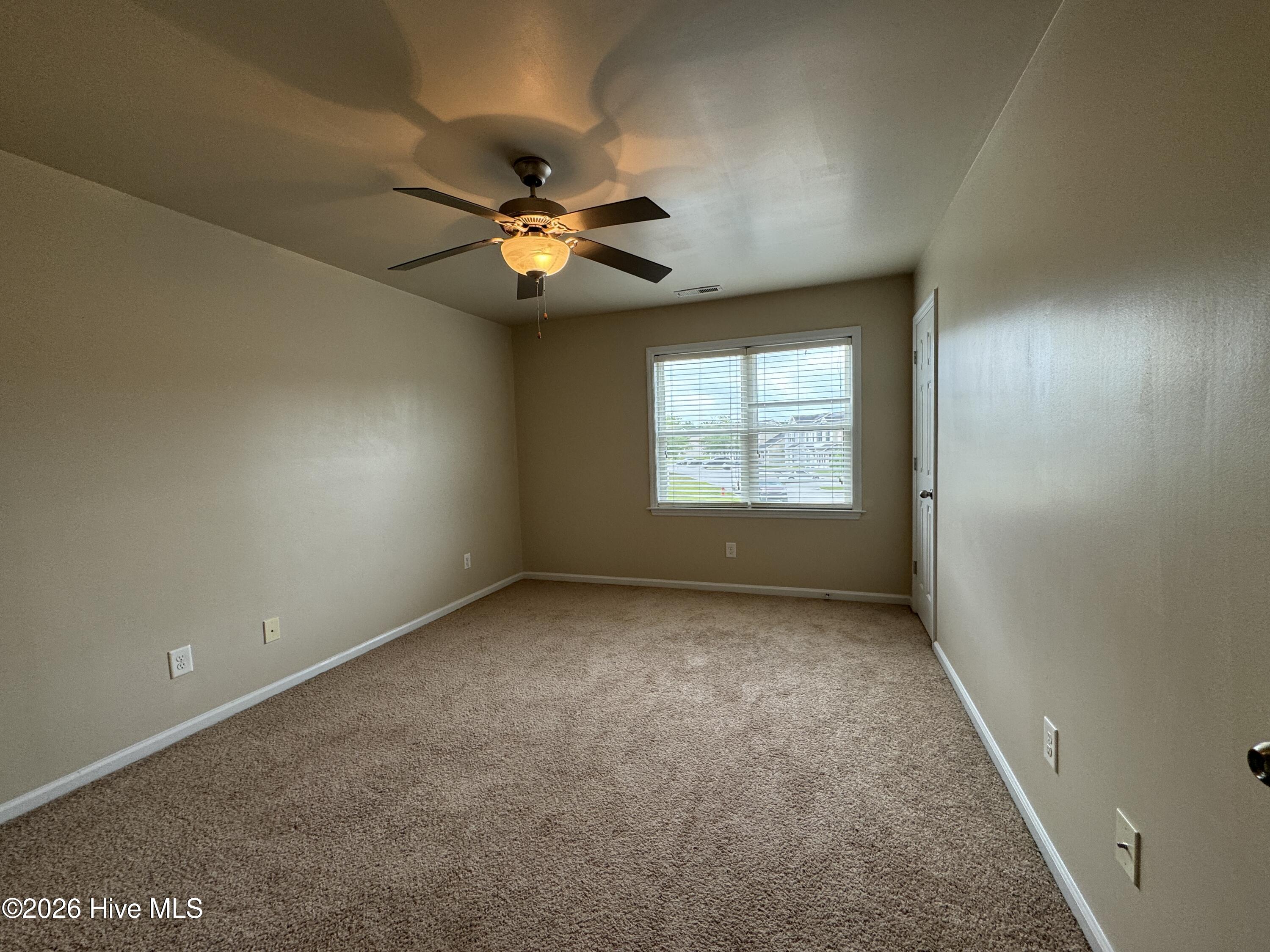 286 Caldwell Loop Jacksonville, NC 28546 - Photo 18 of 21 20240515_143639359_iOS