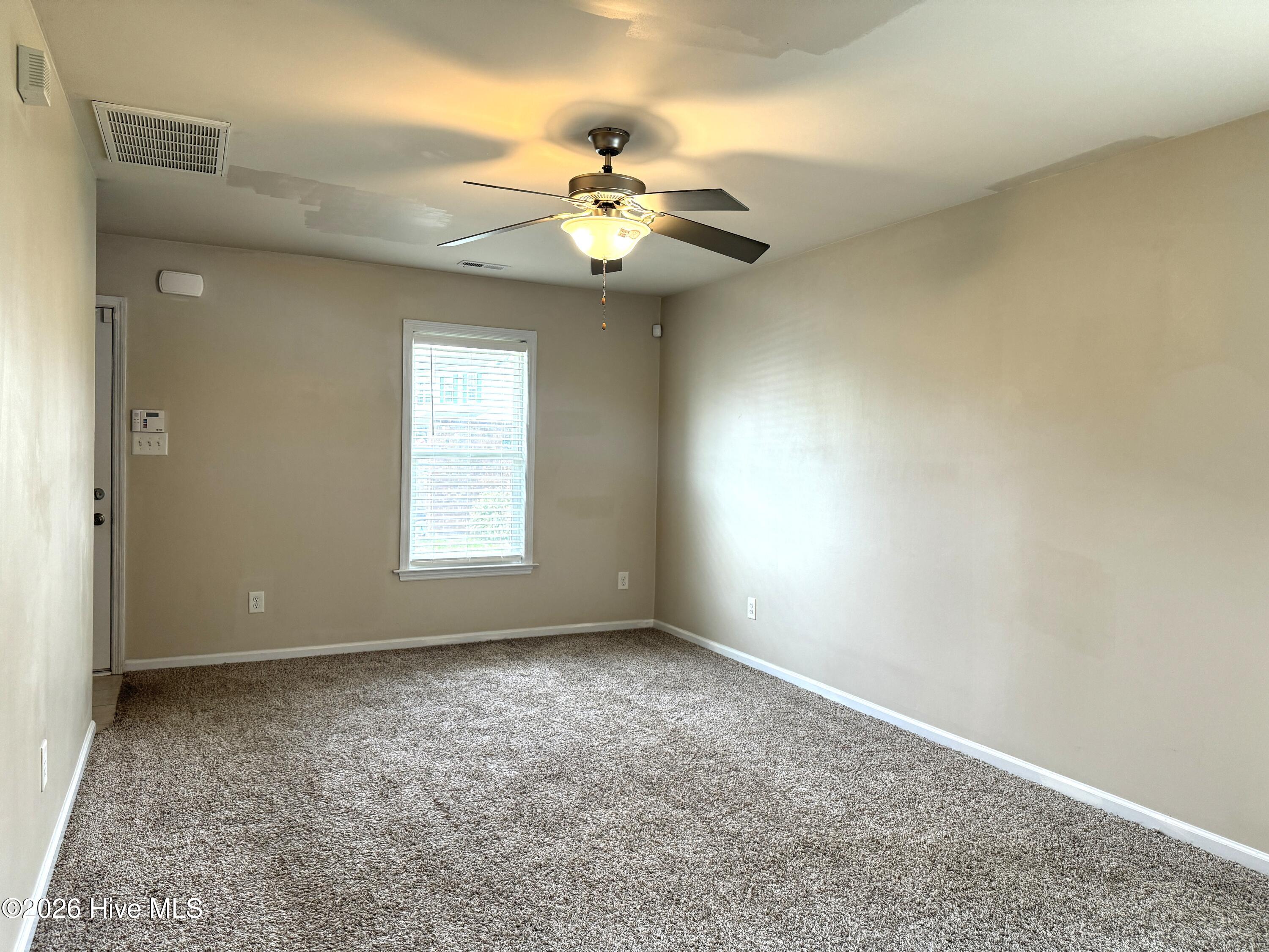 286 Caldwell Loop Jacksonville, NC 28546 - Photo 4 of 21 20240515_143242931_iOS