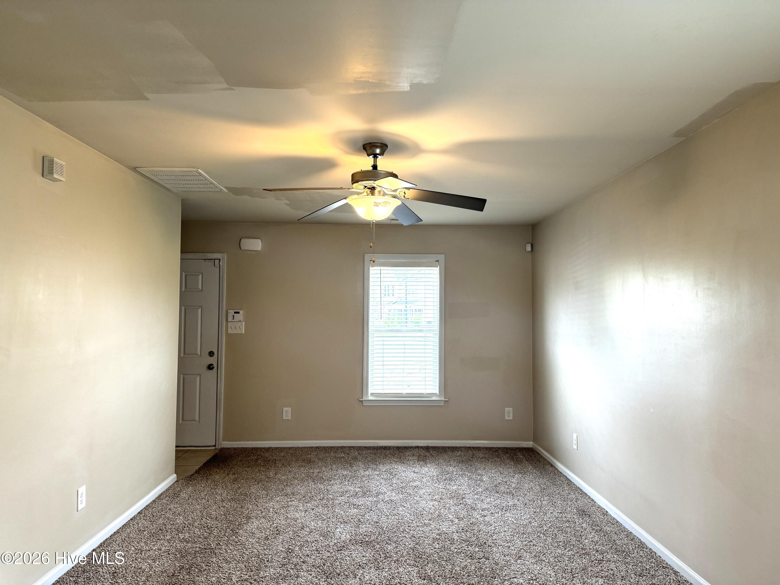 286 Caldwell Loop Jacksonville, NC 28546 - Photo 5 of 21 20240515_143249652_iOS