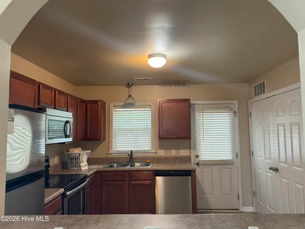 $1,500 | 286 Caldwell Loop, Jacksonville, NC 28546