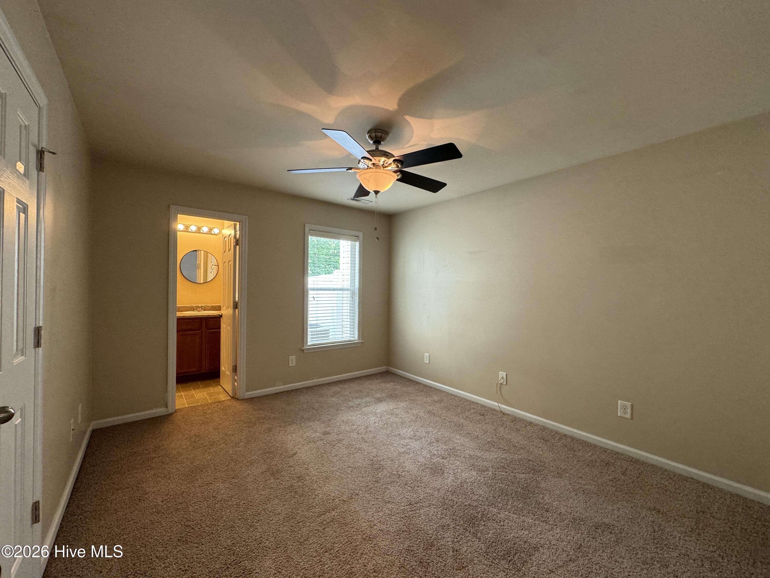 286 Caldwell Loop Jacksonville, NC 28546 - Photo 9 of 21 20240515_143355975_iOS
