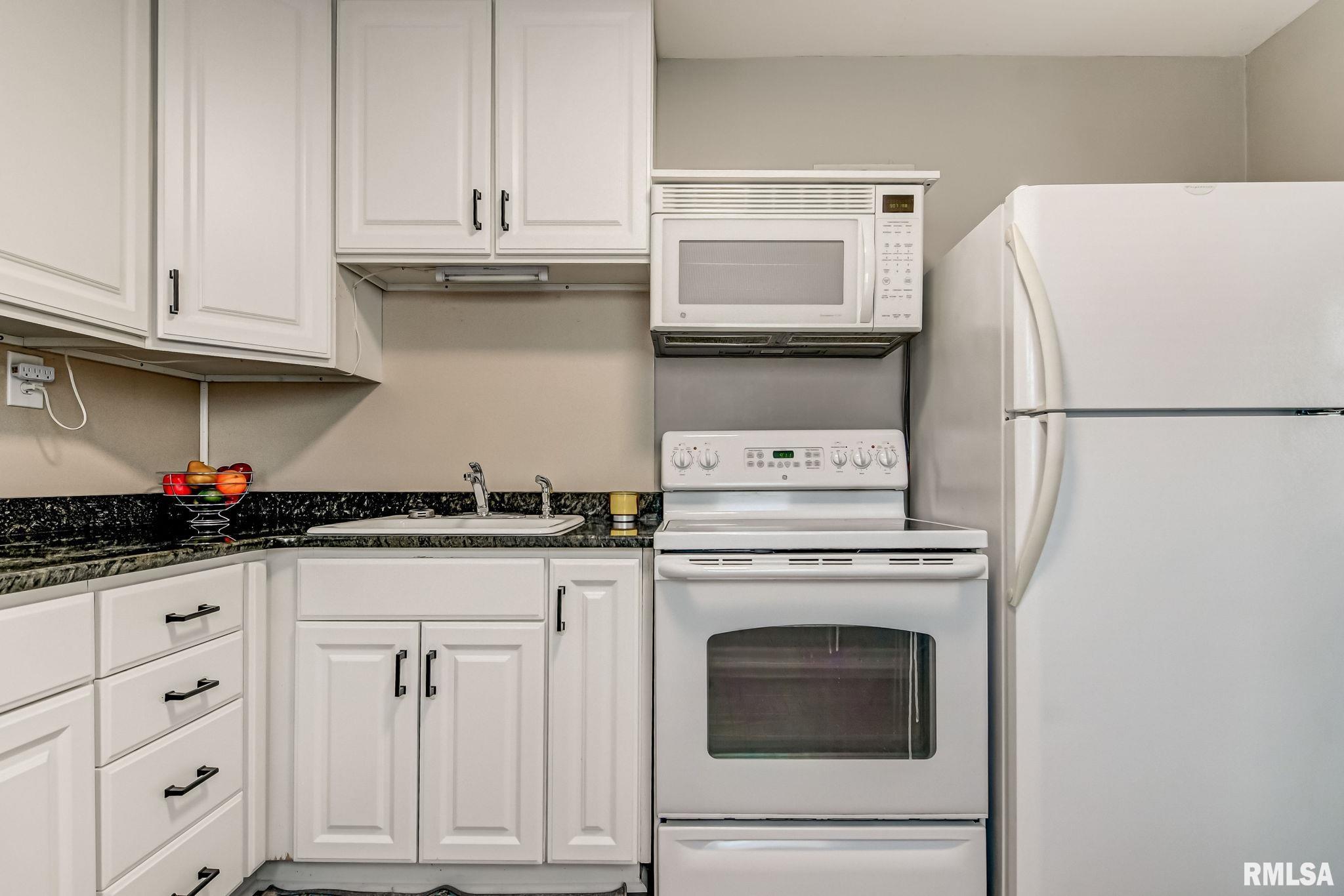 3026 South 3rd Street Springfield, IL 62703 - Photo 8 of 25