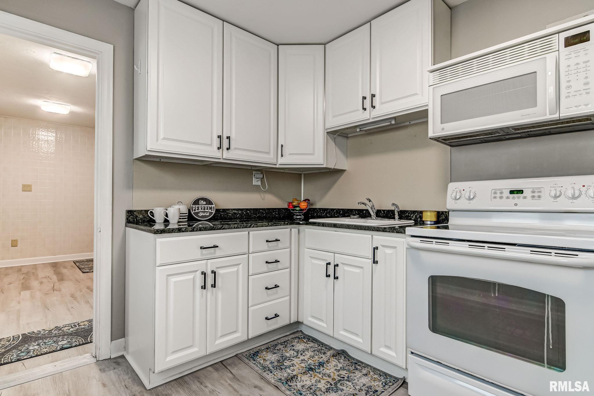 3026 South 3rd Street Springfield, IL 62703 - Photo 9 of 25