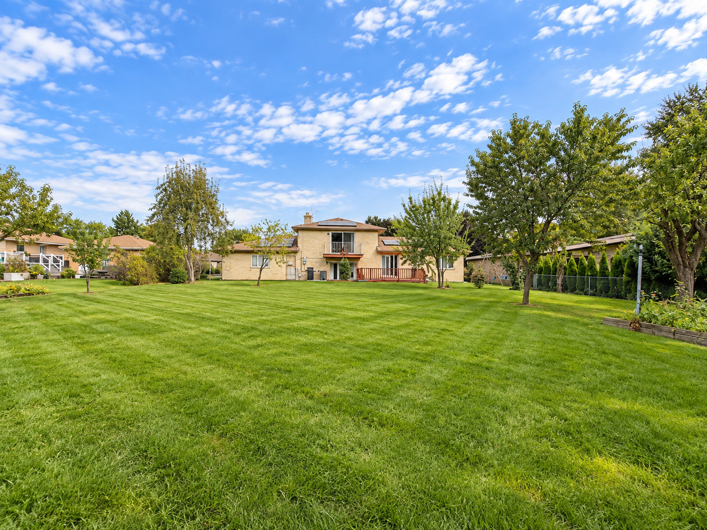 1428 Roslyn Road Schaumburg, IL 60193 - Photo 48 of 56 Gallery Image 48