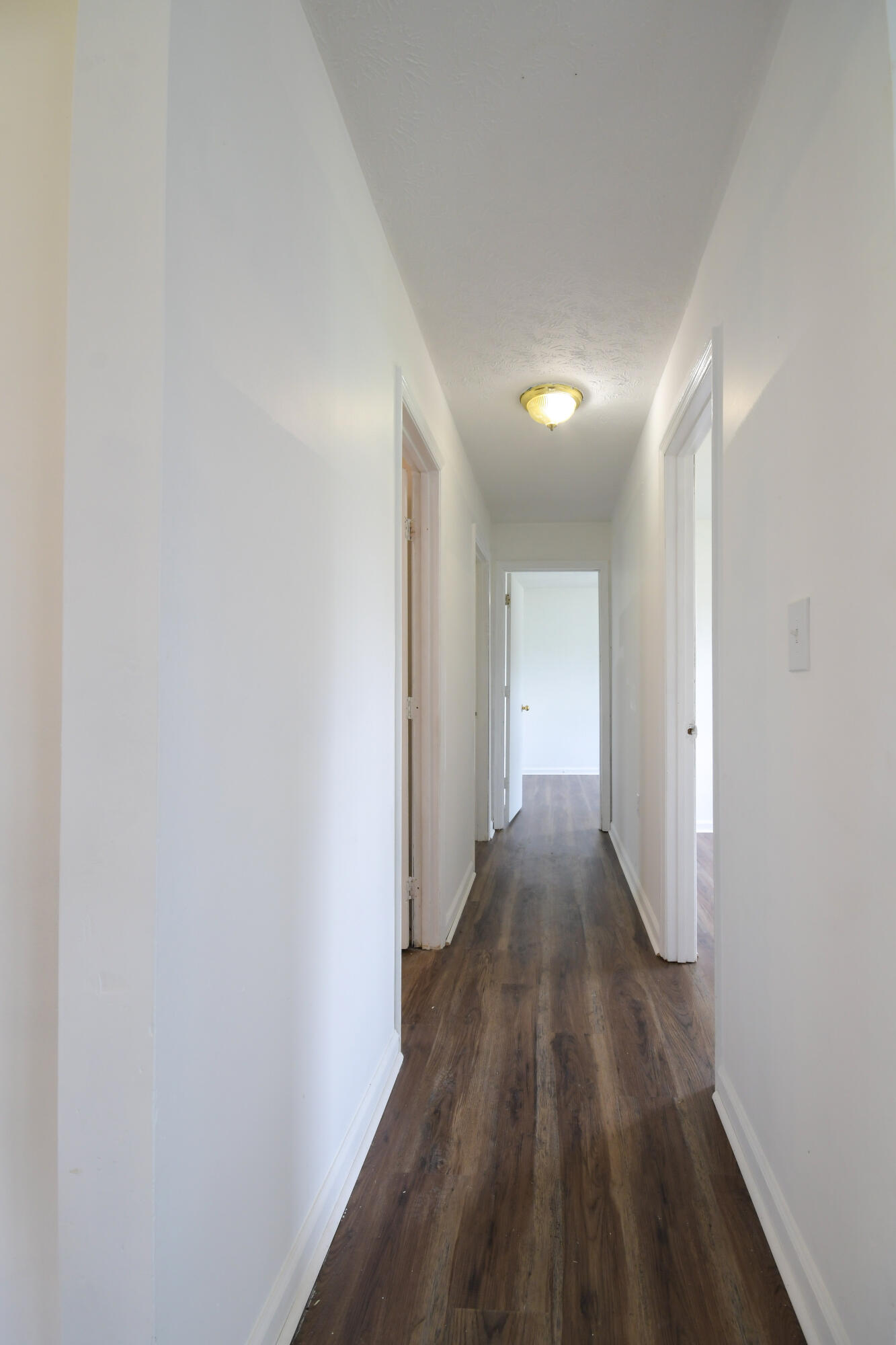 1735 Welch Road Jeffersonville, KY 40337 - Photo 14 of 32 hall (1 of 1)