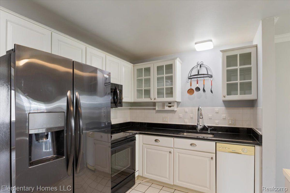 29396 Hoover Road Warren, MI 48093 - Photo 9 of 17 Gallery Image 9