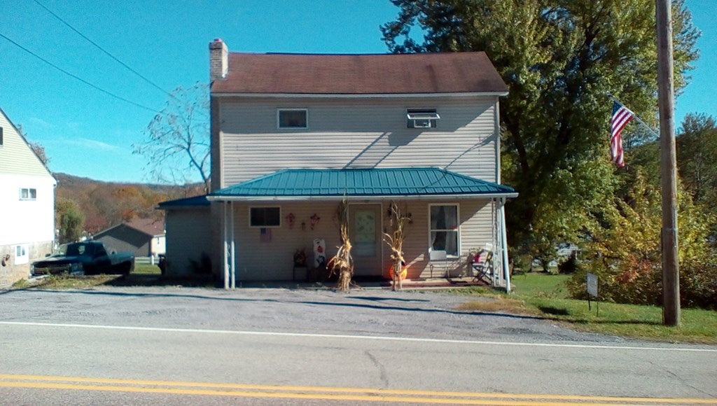 1039 Station Road Twin Rocks, PA 15960 - Photo 3 of 38 Gallery Image 3