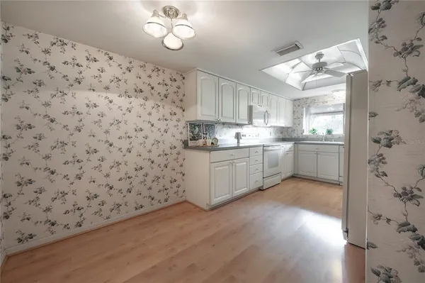 $389,900 | 4206 Golf Club Lane, Tampa, FL 33618