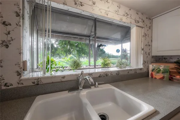$389,900 | 4206 Golf Club Lane, Tampa, FL 33618
