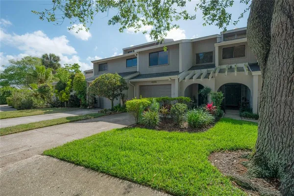 $389,900 | 4206 Golf Club Lane, Tampa, FL 33618