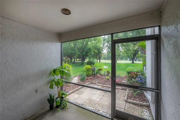 $389,900 | 4206 Golf Club Lane, Tampa, FL 33618