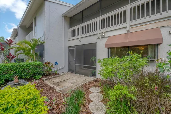 $389,900 | 4206 Golf Club Lane, Tampa, FL 33618