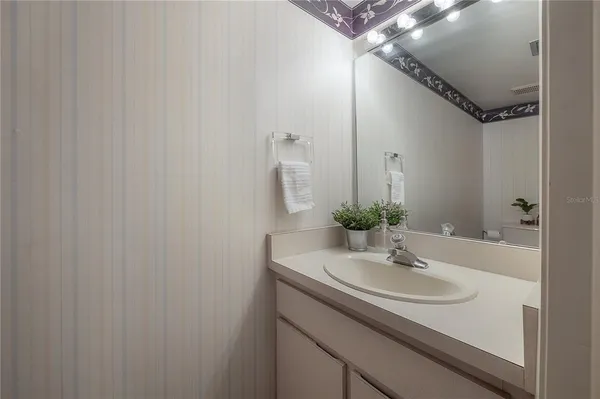 $389,900 | 4206 Golf Club Lane, Tampa, FL 33618
