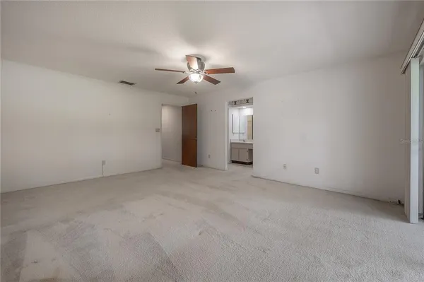 $389,900 | 4206 Golf Club Lane, Tampa, FL 33618