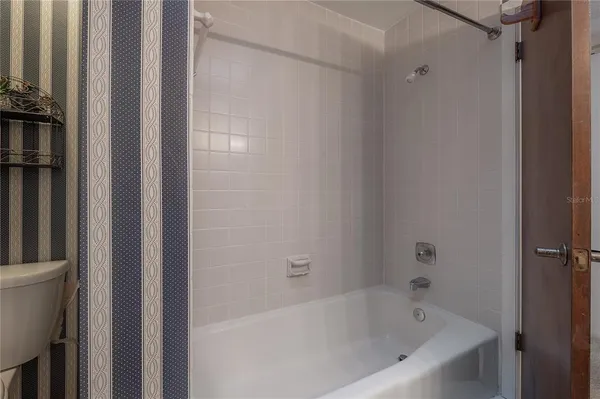 $389,900 | 4206 Golf Club Lane, Tampa, FL 33618