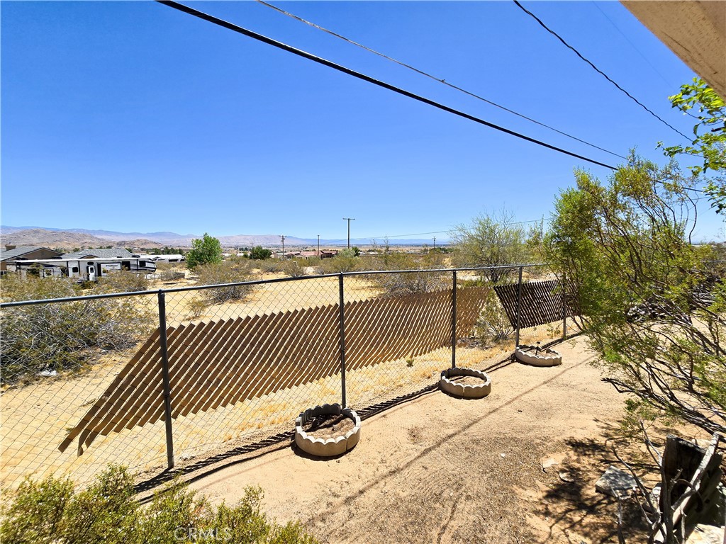 23911 Tahquitz Road Apple Valley, CA 92307 - Photo 14 of 32