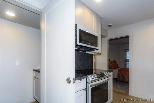 $695,000 | 222 Park Pl Lane, Unit 1C, Kaiser, MO 65047