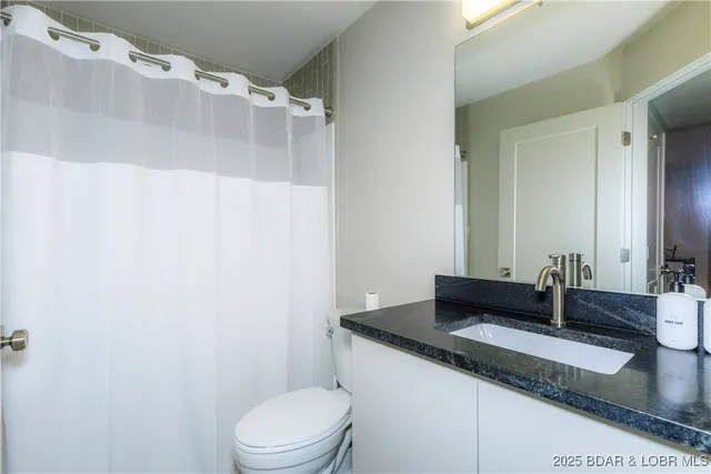 $695,000 | 222 Park Pl Lane, Unit 1C, Kaiser, MO 65047