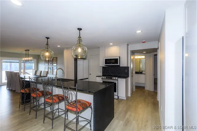 $695,000 | 222 Park Pl Lane, Unit 1C, Kaiser, MO 65047