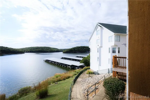 $695,000 | 222 Park Pl Lane, Unit 1C, Kaiser, MO 65047