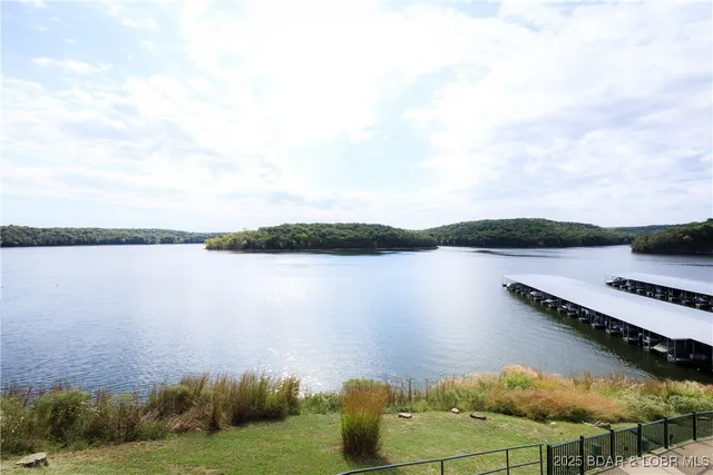 $695,000 | 222 Park Pl Lane, Unit 1C, Kaiser, MO 65047